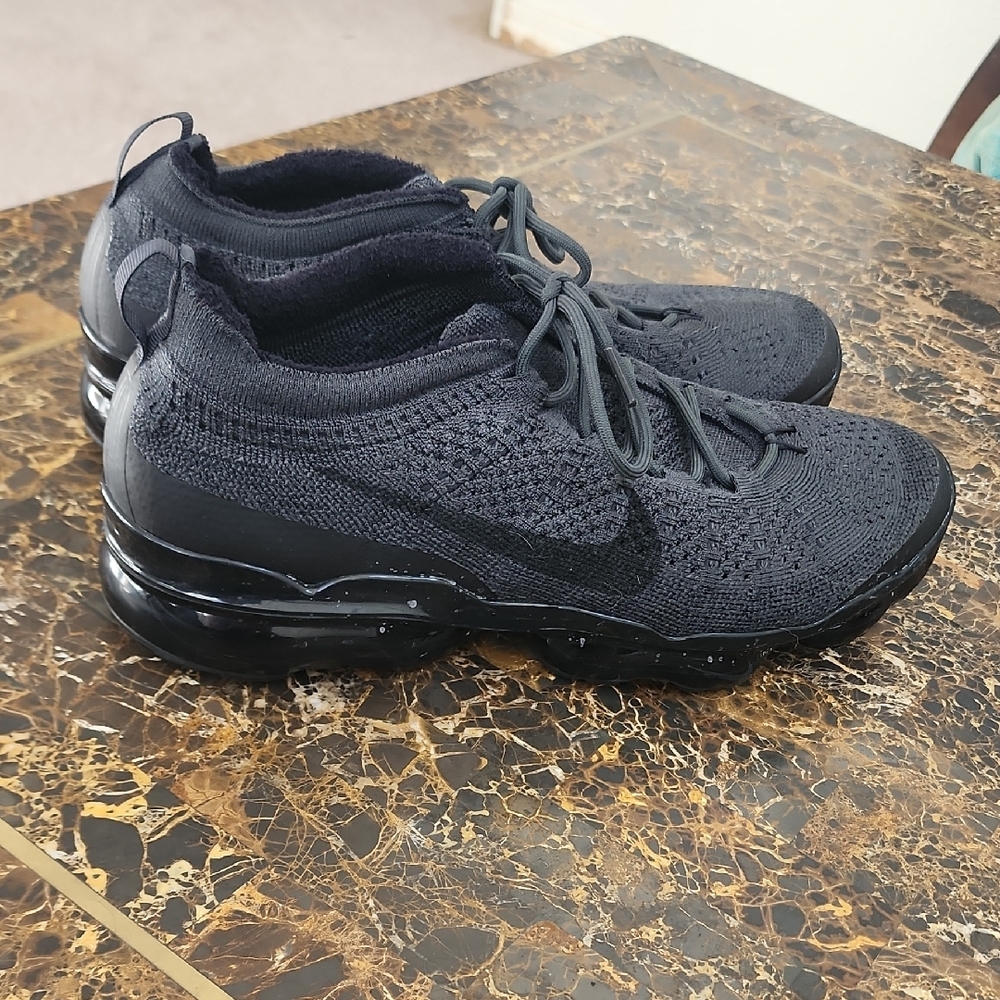 Nike Vapormax Black Athletic Shoes